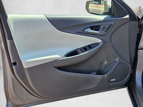 Used 2024 Chevrolet Malibu LT FWD image 9