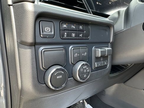 New 2026 Chevrolet Suburban Premier image 23