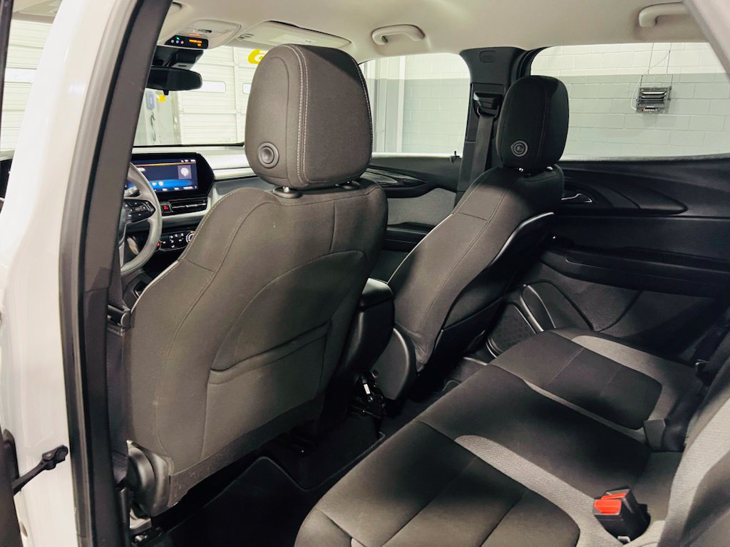 Used 2025 Chevrolet TrailBlazer LT FWD image 25