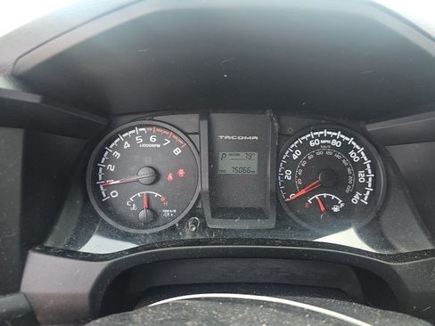 Used 2017 Toyota Tacoma SR w/ SR Convenience Package image 22