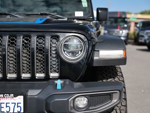 Used 2022 Jeep Wrangler Unlimited Rubicon 4xe w/ Cold Weather Group AWD/4WD image 5