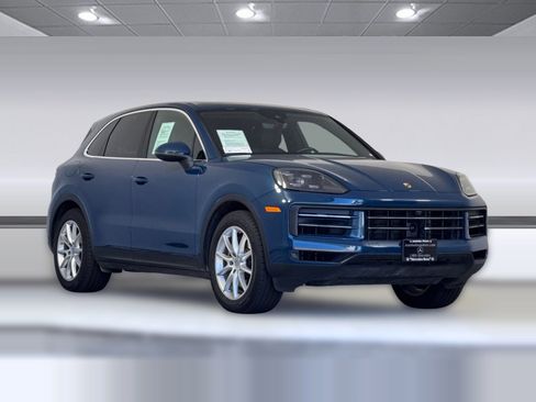 Used 2024 Porsche Cayenne AWD/4WD image 6