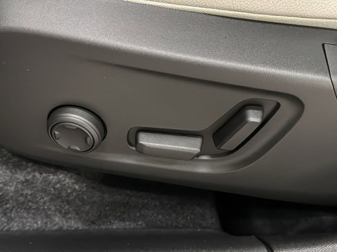 New 2026 Volvo XC40 B5 Ultra w/ Climate Package image 24