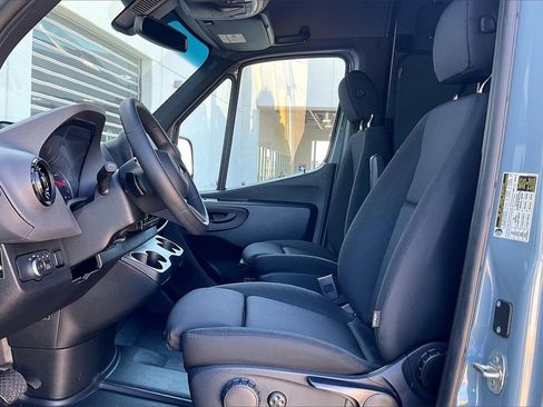 New 2025 Mercedes-Benz Sprinter 2500 image 9