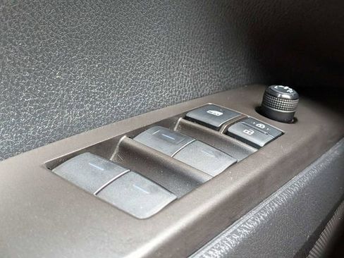 Used 2021 Toyota Camry SE FWD image 25