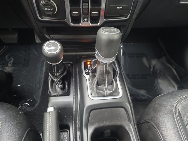 Used 2019 Jeep Wrangler Unlimited Sahara AWD/4WD image 37