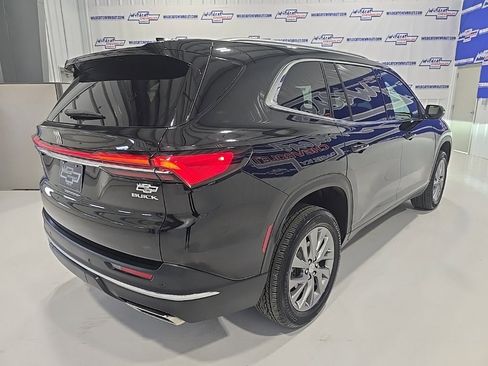 Used 2025 Buick Enclave Preferred image 8