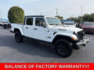 Used 2023 Jeep Gladiator Sport AWD/4WD video 1