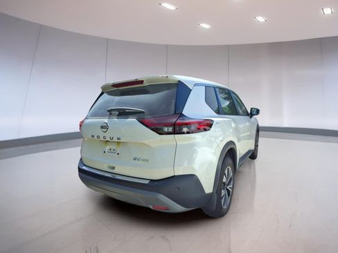 Used 2023 Nissan Rogue SV AWD/4WD image 4