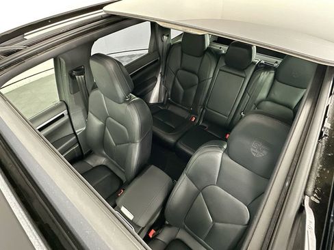 Used 2017 Porsche Cayenne image 22