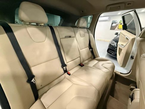 Used 2015 Volvo XC60 T5 Premier image 13