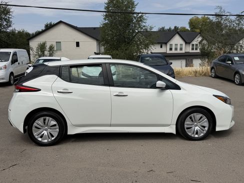 Used 2024 Nissan Leaf S FWD image 15