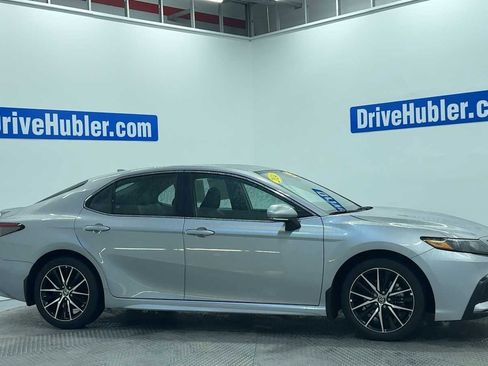 Used 2024 Toyota Camry SE image 2