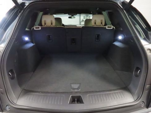 Used 2019 Cadillac XT5 FWD image 16