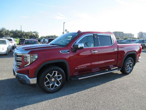 Used 2023 GMC Sierra 1500 SLT w/ SLT Premium Plus Package AWD/4WD image 4