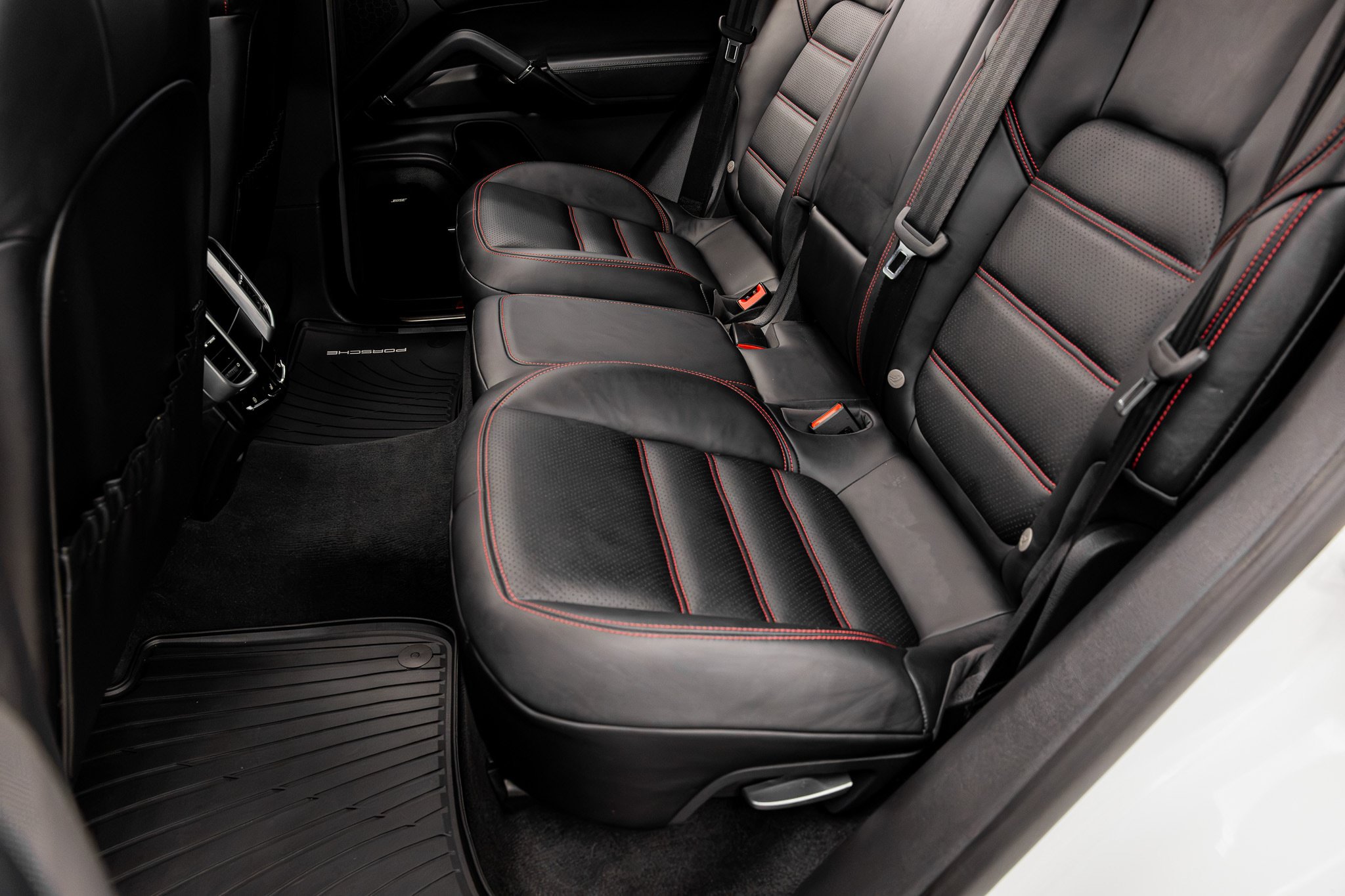 Used 2014 Porsche Cayenne Turbo S AWD/4WD image 34