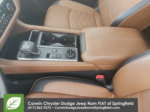 Used 2023 Nissan Pathfinder Platinum w/ Cargo Package image 30