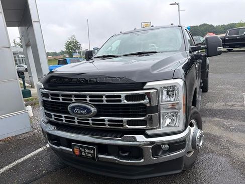 Used 2024 Ford F350 XLT AWD/4WD image 2