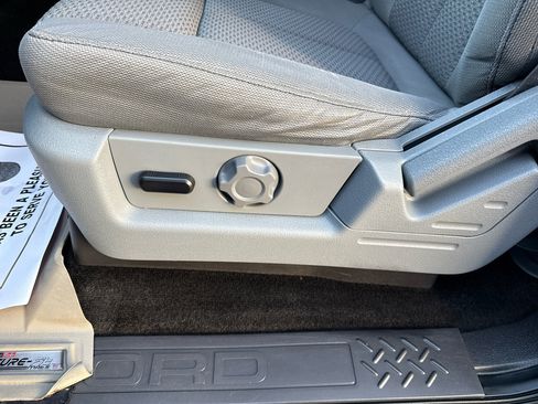 Used 2012 Ford F150 XLT w/ XLT Chrome Pkg image 10