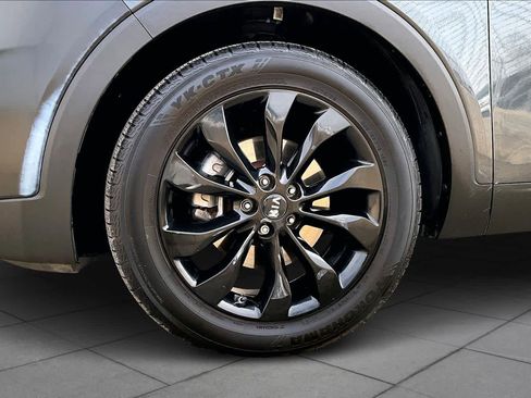 Used 2020 Kia Sorento S image 10