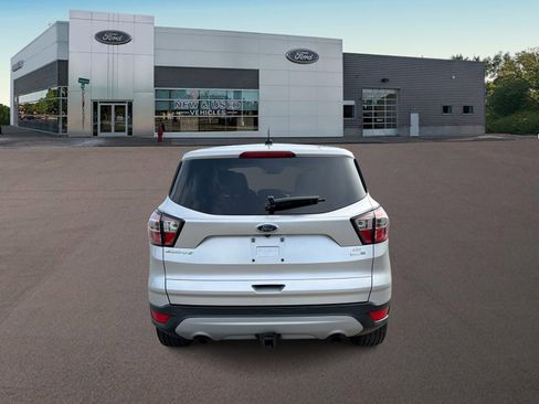 Used 2017 Ford Escape SE AWD/4WD image 10