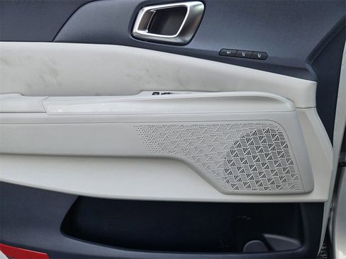 New 2026 Kia Carnival EX image 16