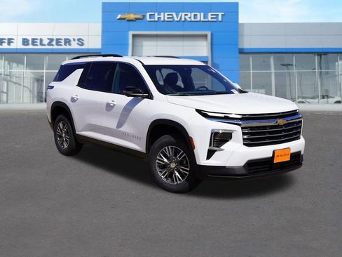 New 2026 Chevrolet Traverse LT w/ Driver Confidence Package image 1