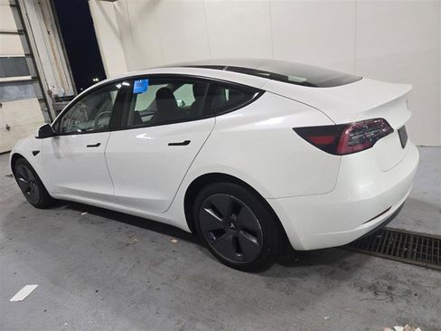Used 2023 Tesla Model 3 Standard Range image 8