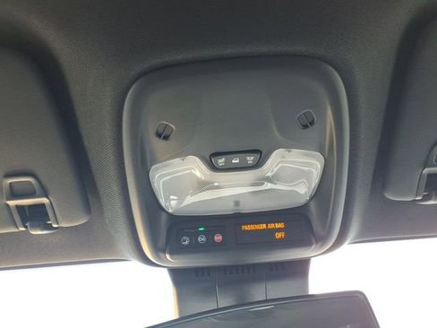 Used 2025 Chevrolet Colorado Trail Boss AWD/4WD image 30