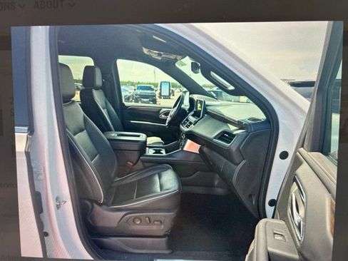 Used 2023 Chevrolet Suburban Premier RWD image 16
