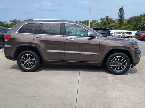 Used 2021 Jeep Grand Cherokee Limited AWD/4WD image 4