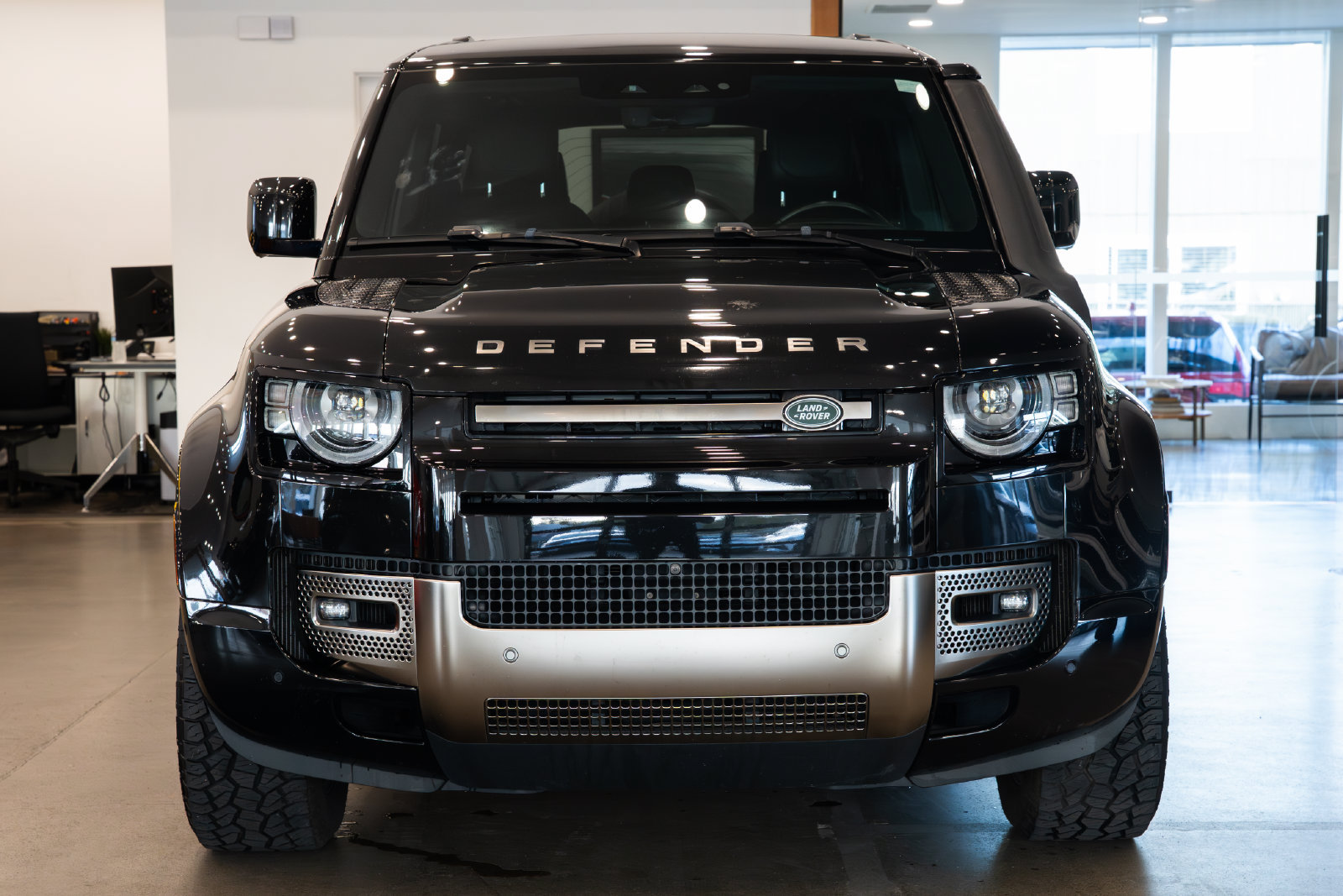 Used 2021 Land Rover Defender 110 X AWD/4WD image 2