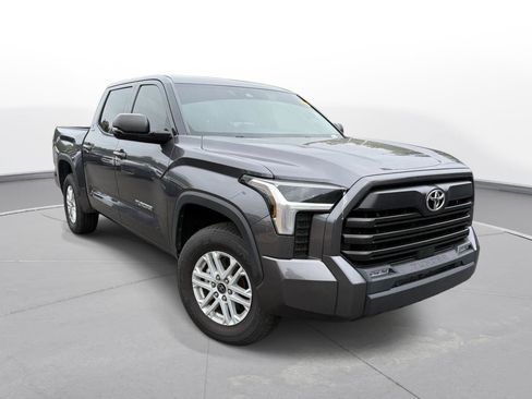 Used 2023 Toyota Tundra SR5 w/ SR5 Premium Package RWD image 4