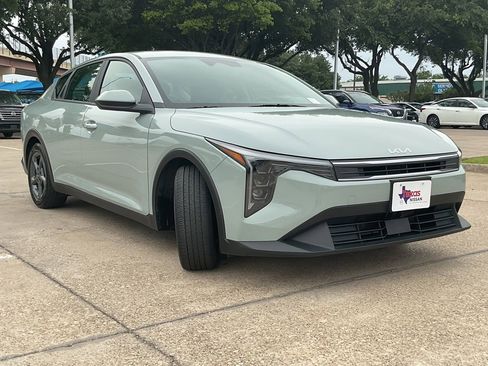 Used 2025 Kia K4 FWD image 4