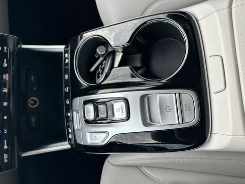 Certified 2024 Hyundai Tucson Limited AWD/4WD image 27