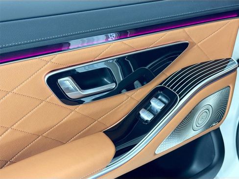 Used 2025 Mercedes-Benz S 580 S 580 * Factory Satin White * image 25