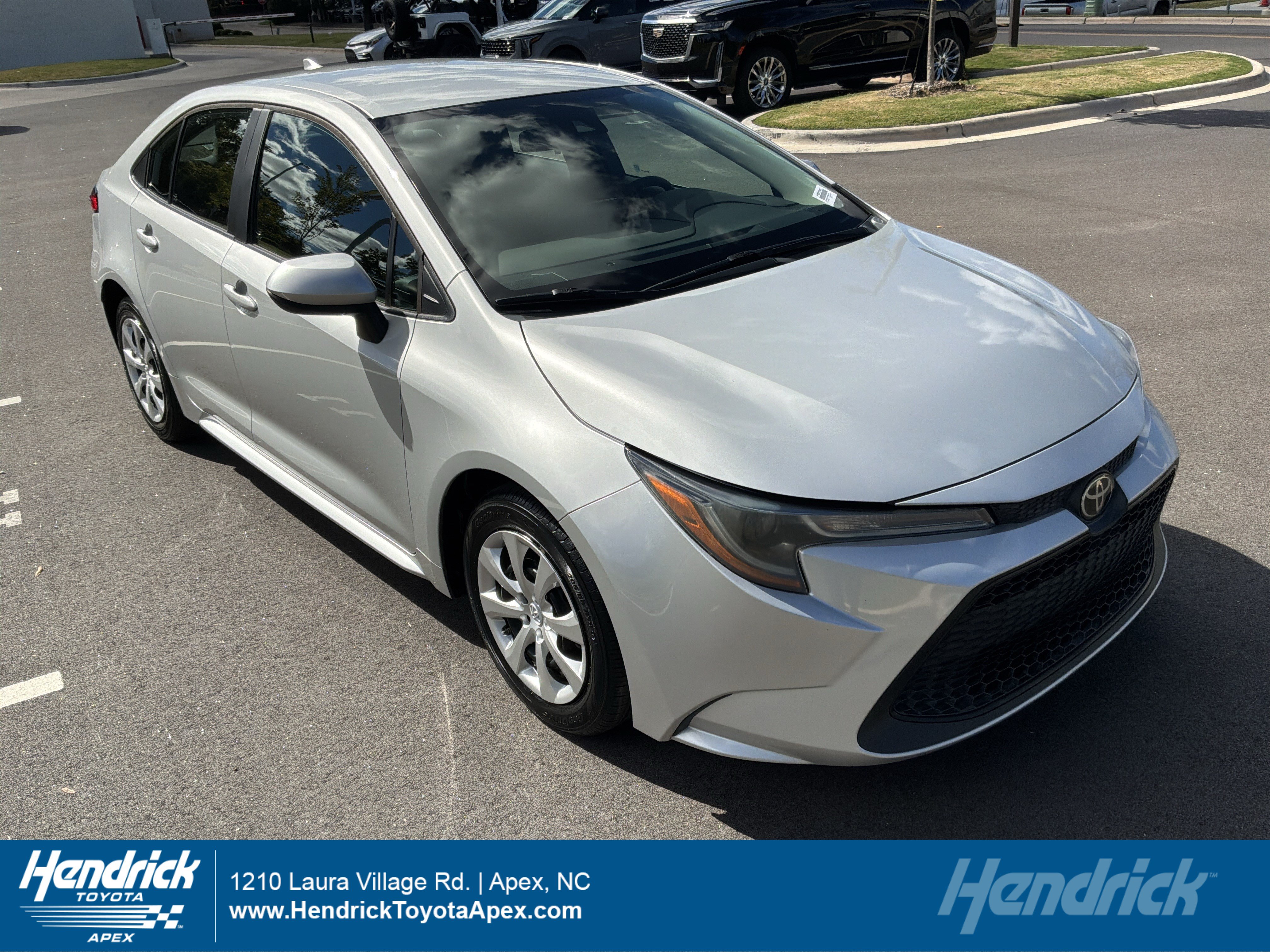 Used 2022 Toyota Corolla LE FWD image 1