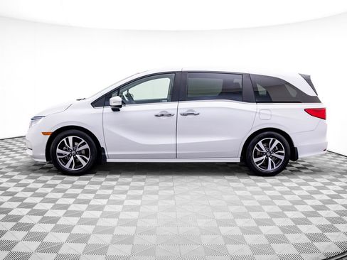 Used 2022 Honda Odyssey Touring image 2