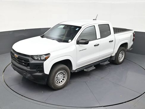Used 2024 Chevrolet Colorado W/T w/ WT Convenience Package RWD image 12