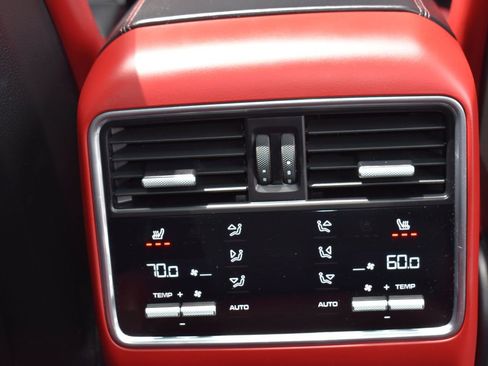 Used 2021 Porsche Cayenne Turbo image 42