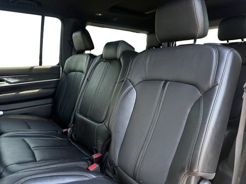 Used 2022 Jeep Wagoneer Series II w/ Premium Group I AWD/4WD image 14