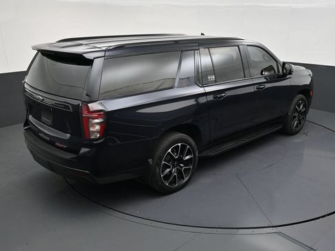 Used 2024 Chevrolet Suburban RST w/ Luxury Package RWD image 16