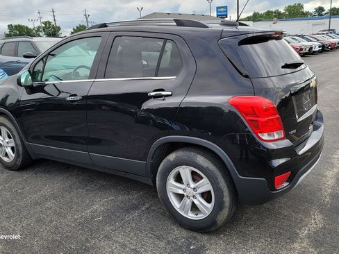 Used 2019 Chevrolet Trax LT w/ LT Convenience Package FWD image 4