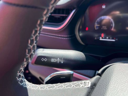 New 2025 Jeep Grand Cherokee L Altitude AWD/4WD image 18