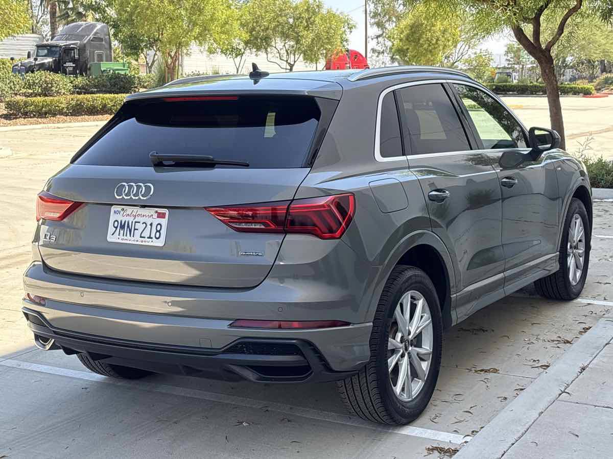 Used 2022 Audi Q3 2.0T Premium Plus w/ Premium Plus Package AWD/4WD image 3