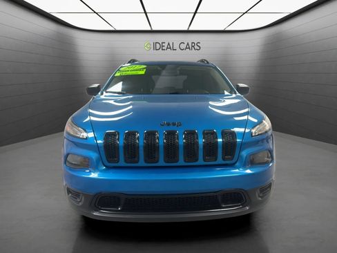 Used 2017 Jeep Cherokee Sport FWD image 2