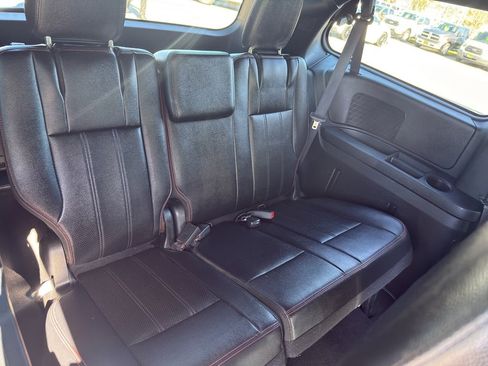 Used 2016 Dodge Grand Caravan R/T image 18