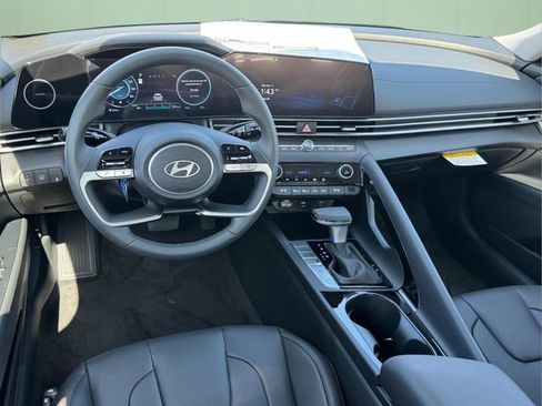 New 2026 Hyundai Elantra Limited FWD image 15