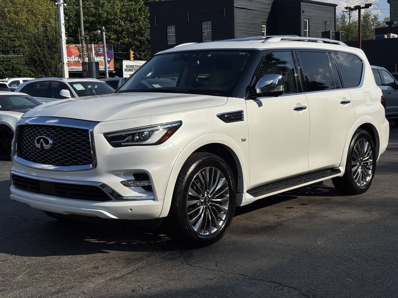 Used 2019 INFINITI QX80 Luxe w/ 22" Wheel Package AWD/4WD image 4