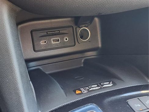 Certified 2023 Chevrolet Equinox Premier AWD/4WD image 10